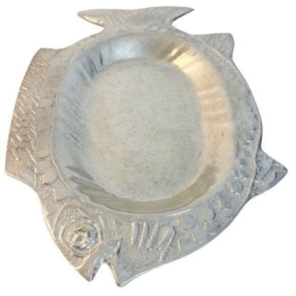 The Don Drumm Oval Fish Platter aluminum 9.5"H x 14.25"W x 1.25"D - Picture 6 of 8